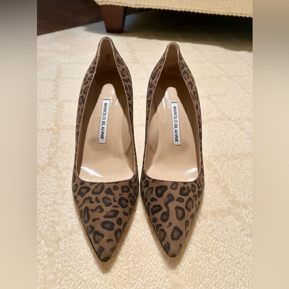 Manolo Blahnik BB90 Suede Leopard Print Pumps - MSRP $850